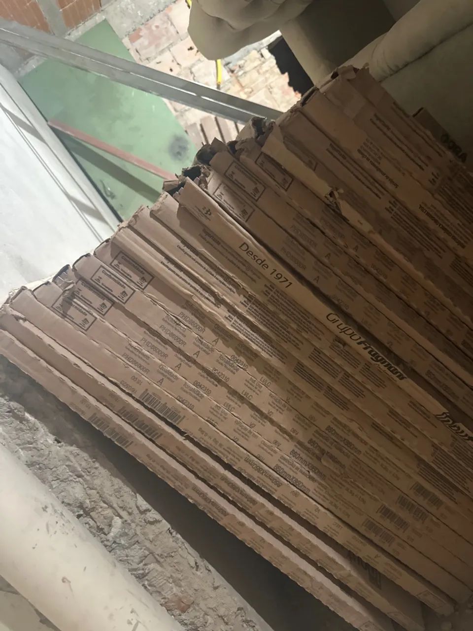 Piso Retificado Semigres Porcelanato 