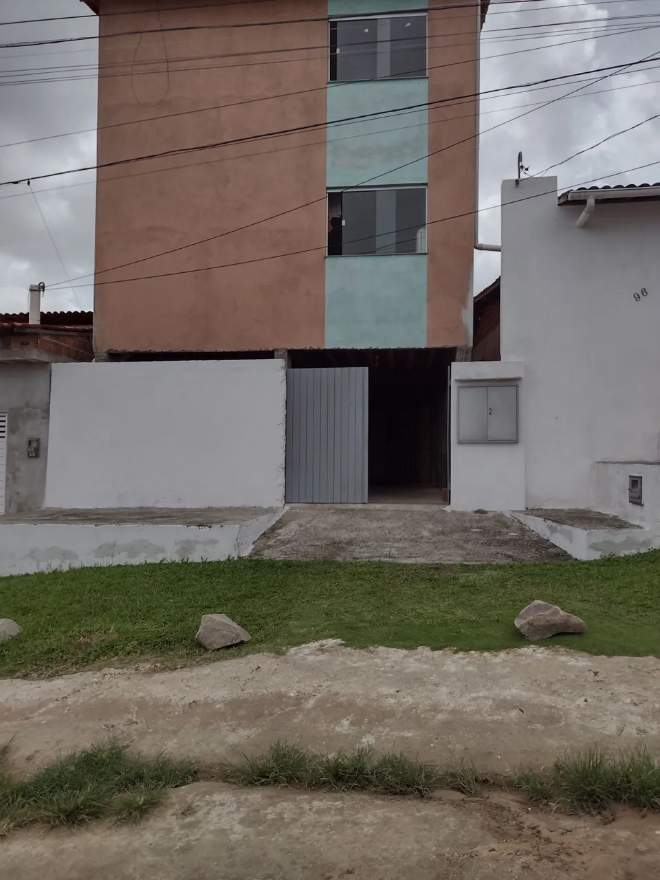 Apto Pajuçara próx. Pompéia e madeireira Paraná