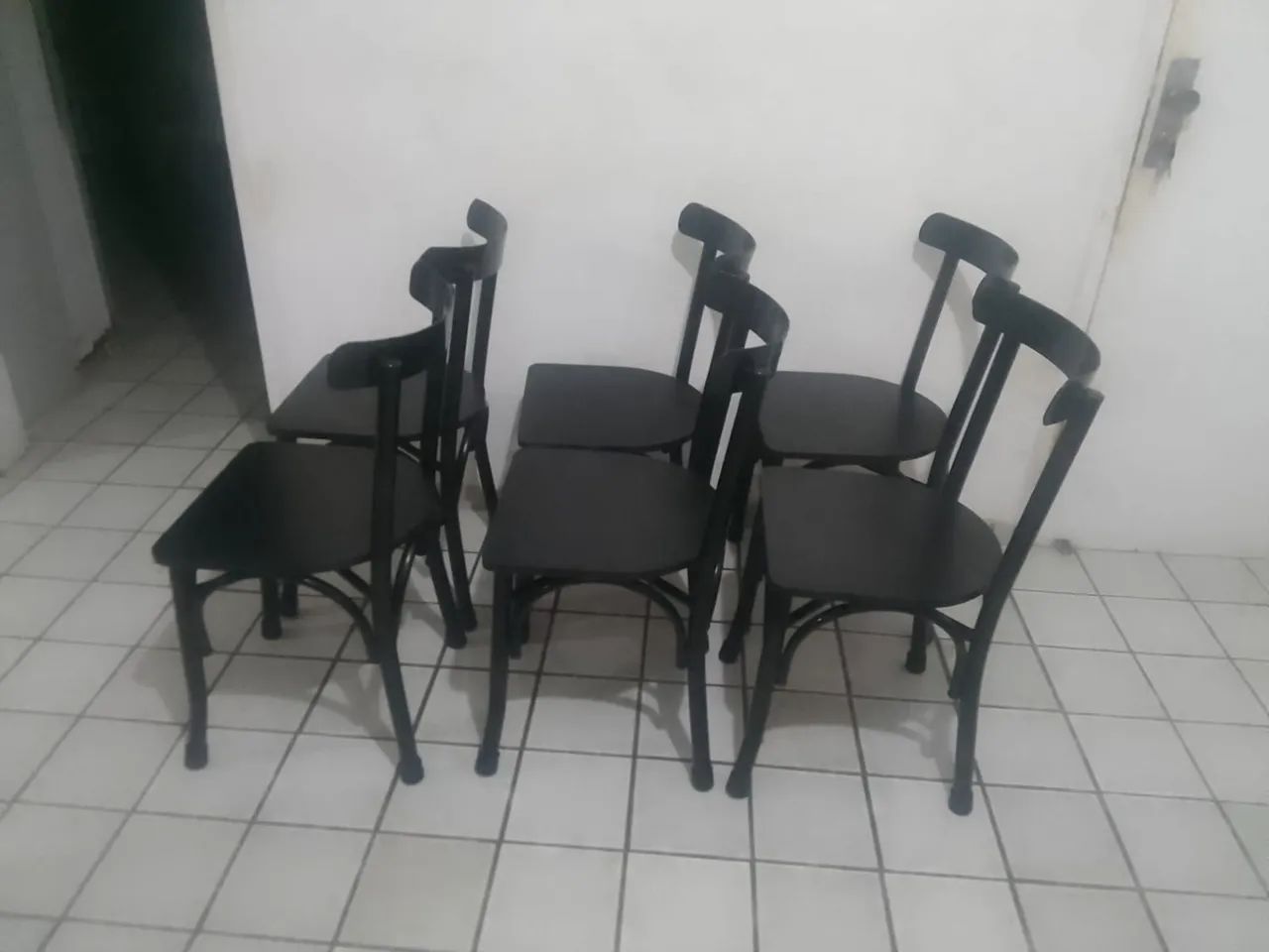 Conjunto de Cadeiras de Jantar Clássicas com Estrutura de Meta e Assento de Madeiral - Foto 2