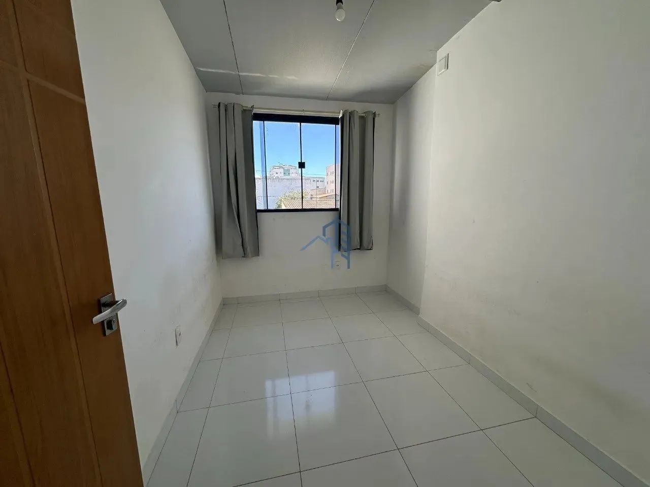 APARTAMENTO 2/4 LOCALIZADO NO CENTRO - Foto 3