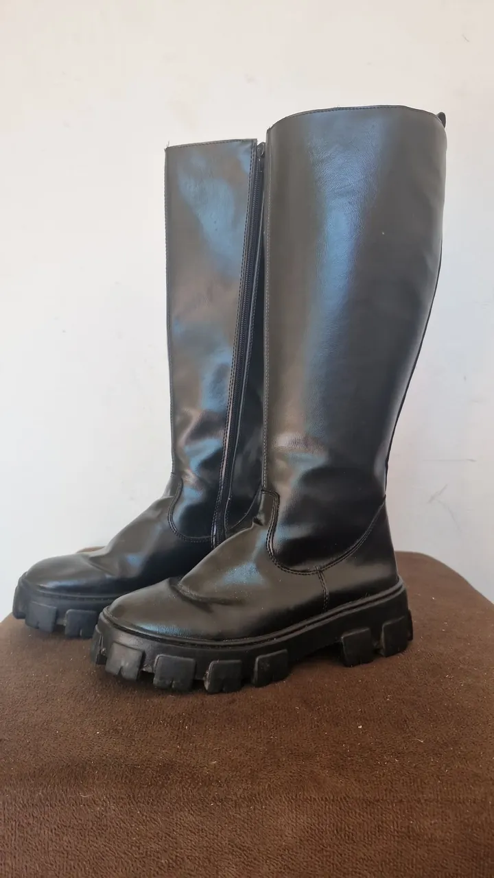 Botas Femininas Tratoradas - Conforto e Estilo