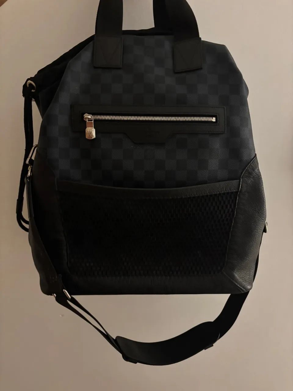 Mochila marca Louis Vuitton novíssima 