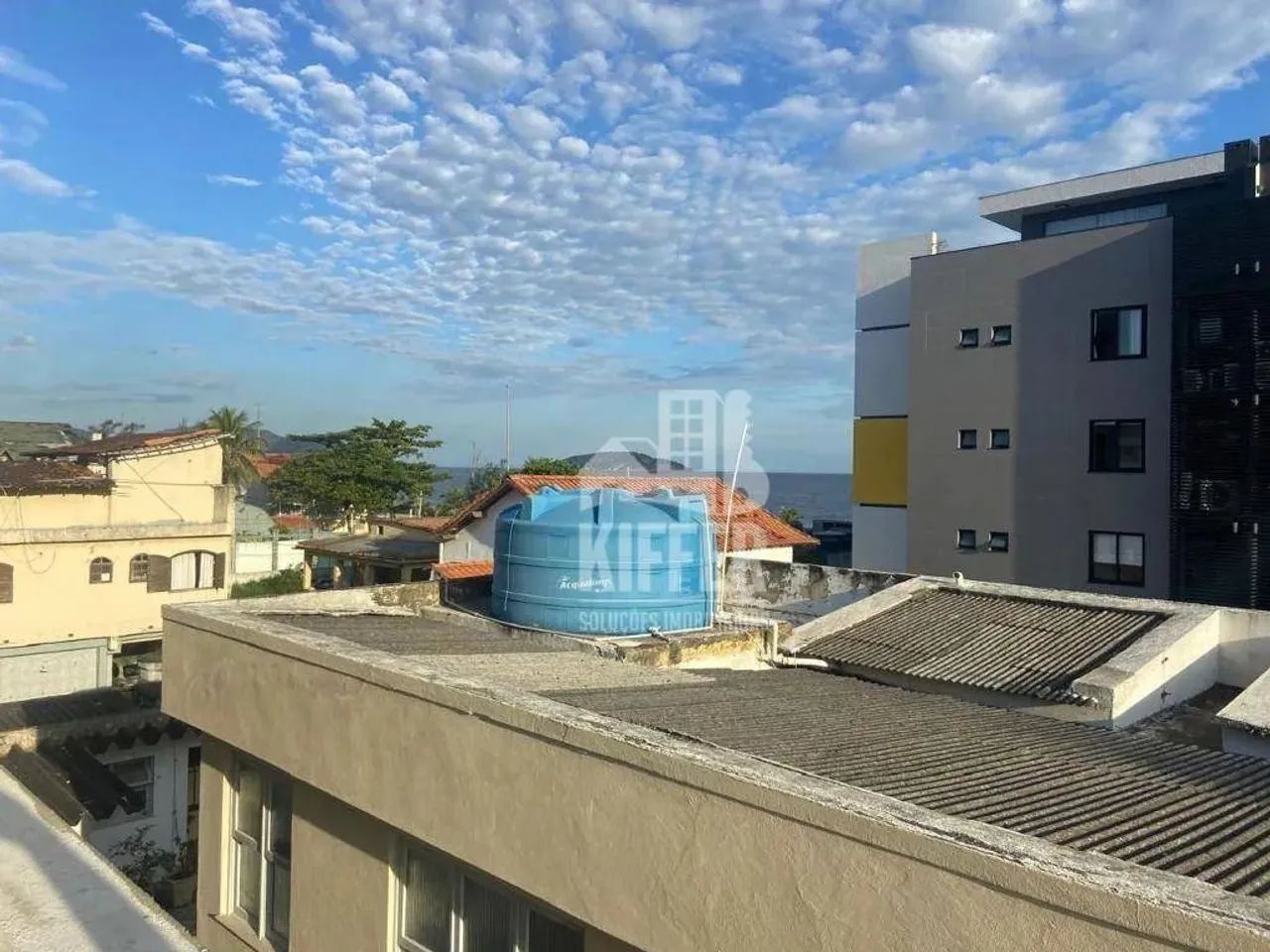 Casa à Venda em Piratininga com Piscina, Jacuzzi e 4 Suítes - Foto 3