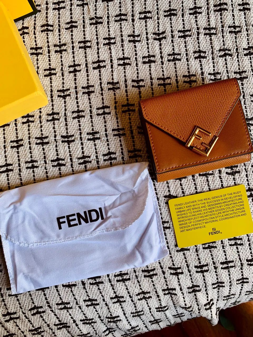 carteira fendi original em couro marrom - Foto 5