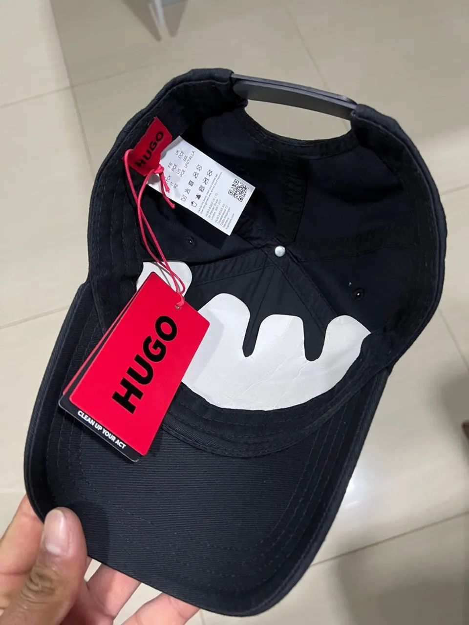 Boné Hugo Boss original tá praticamente novo  - Foto 4