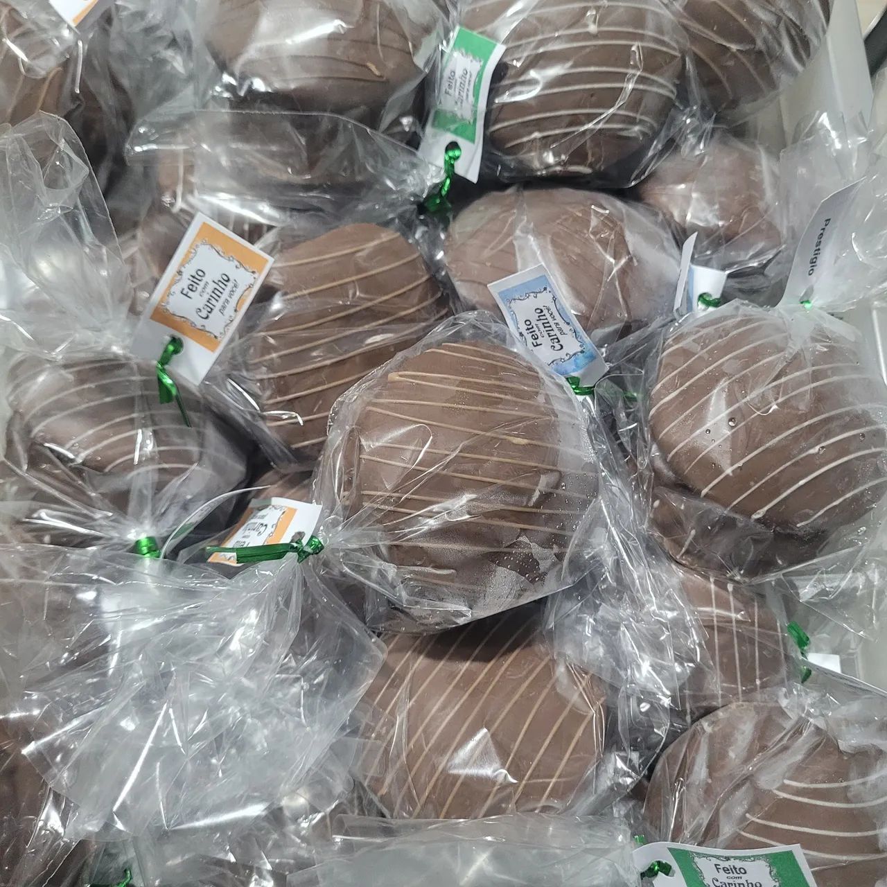 Bolos, doces camafeus e pães de mel. - Foto 2