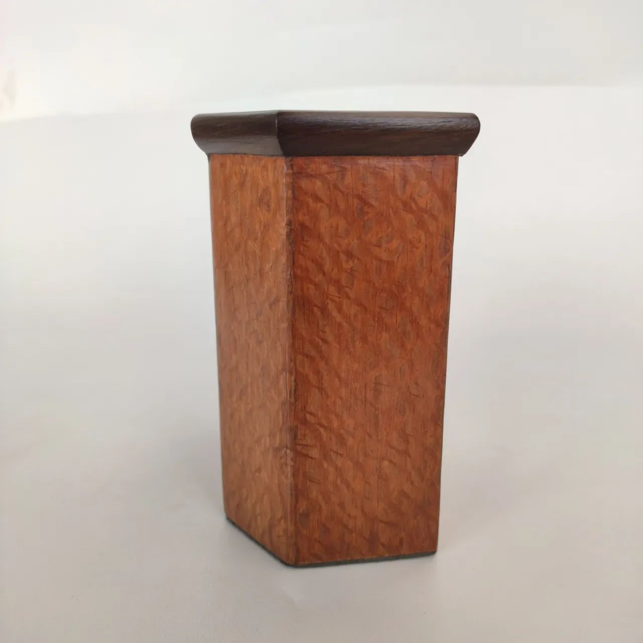 Vaso Decorativo de Mesa em Inox com Revestimento de Madeira - Design Sofisticado - Foto 6