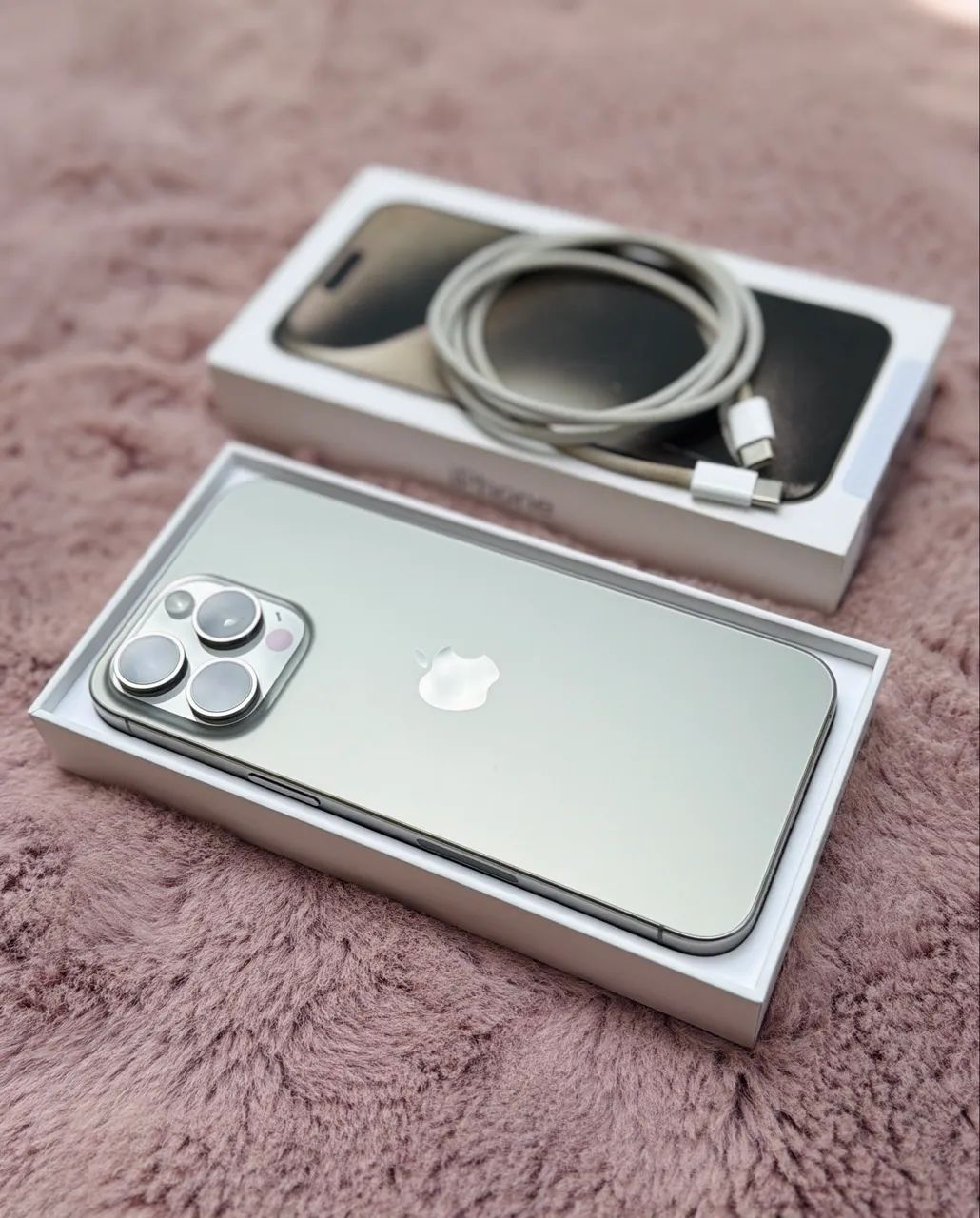 iPhone 15 Pro Max - 256GB - IMPECÁVEL - Celulares e Smartphones