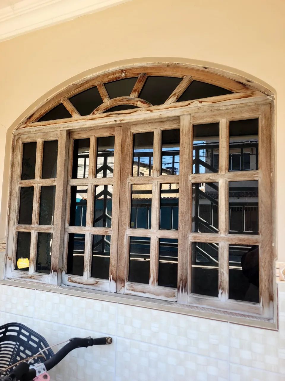 Porta e janela colonial madeira paraju - Foto 2