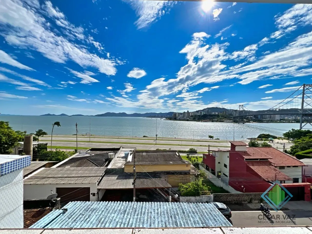 Terreno com 2 casas residenciais no bairro Estreito.