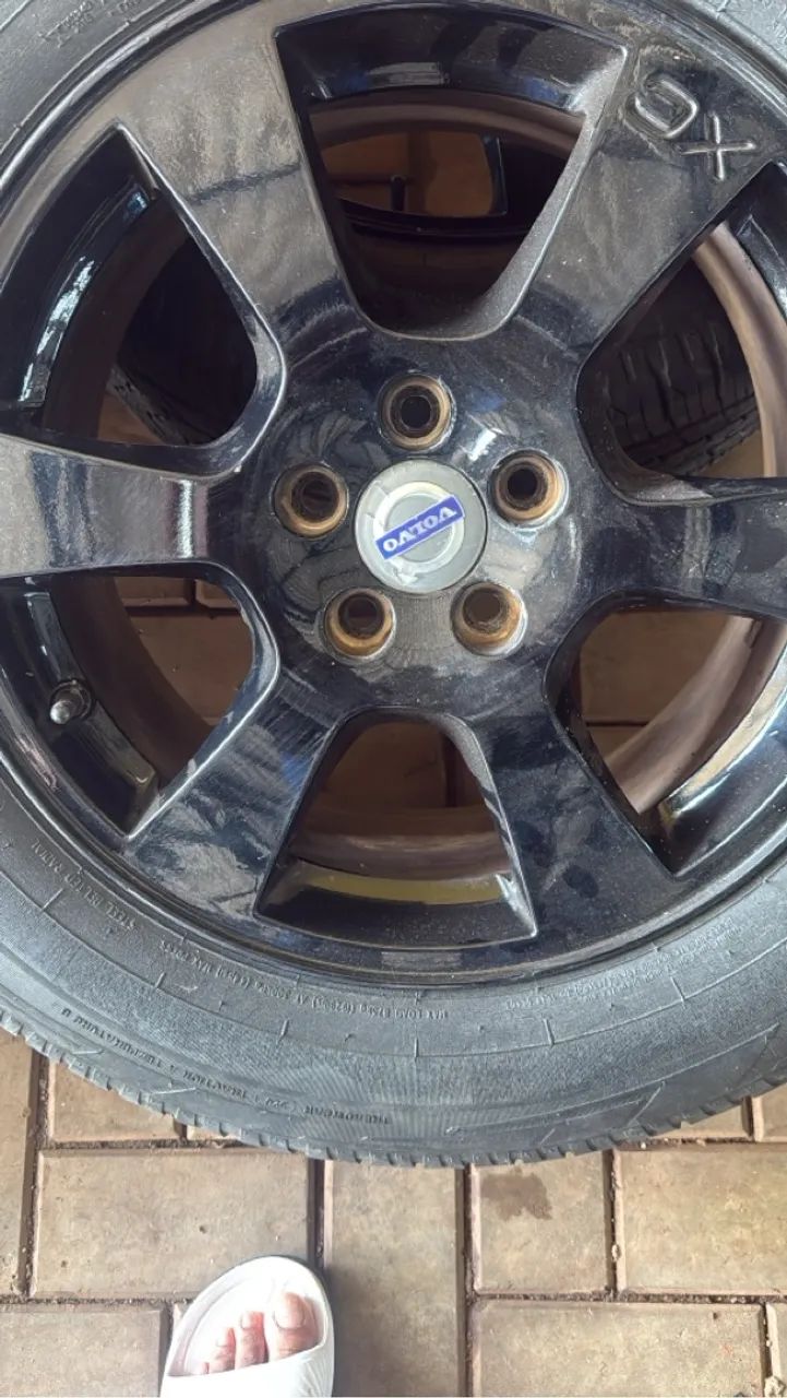 Rodas c pneus aro 17   5x108  original da volvo  - Foto 5