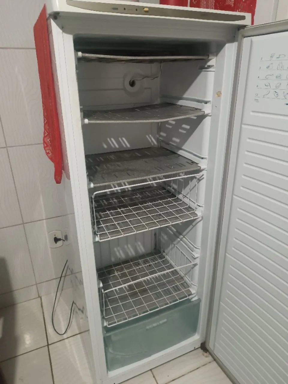 FREEZER VERTIVAL DAKO 280 - Foto 2