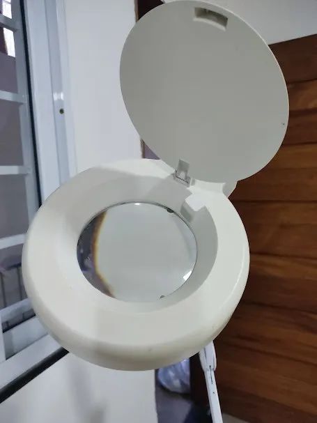 Luminaria LED Lupa Estetica com mesinha auxiliar e rodinhas 5D - Foto 3