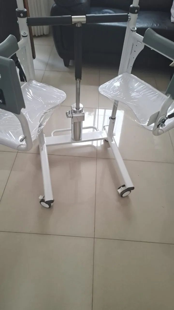 Cadeira de transferência e banho longevitech - Foto 2