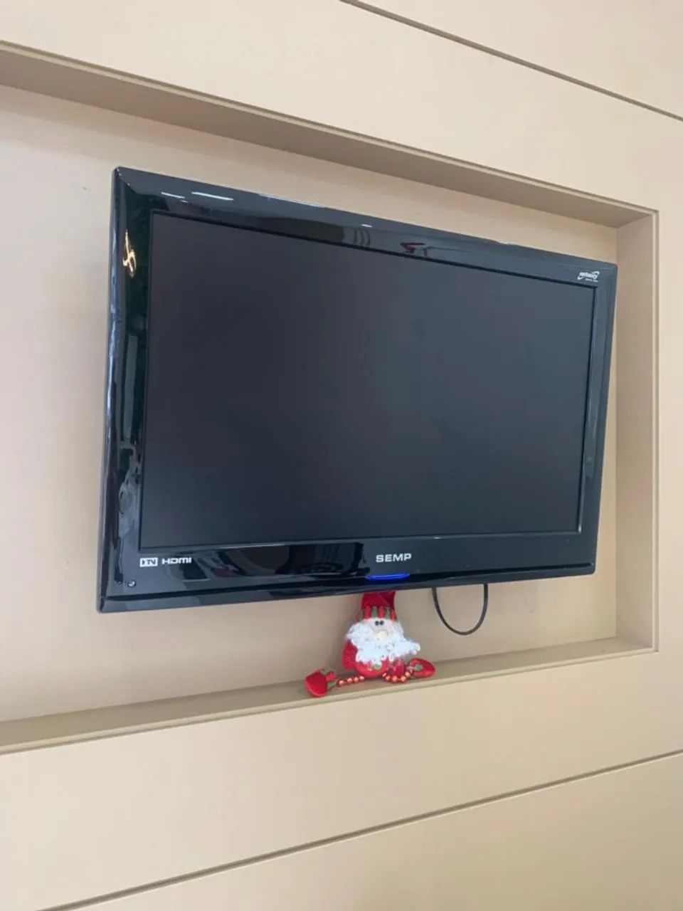 Painel de TV em MDF( Precisa de ajustes) - Foto 2