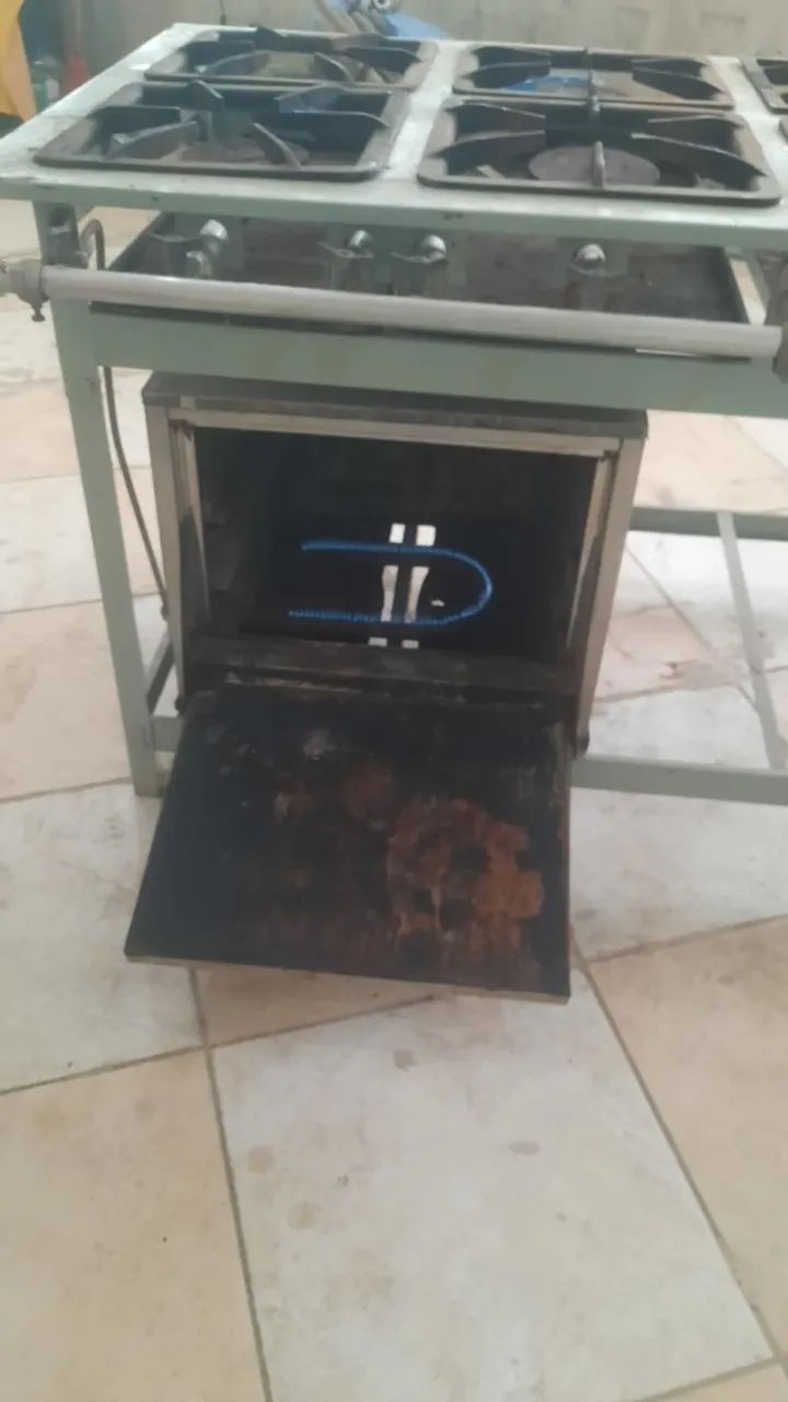PRA SAIR HOJE - FOGÃO INDUSTRIAL 6 BOCAS E UMA CHAPA - Foto 3
