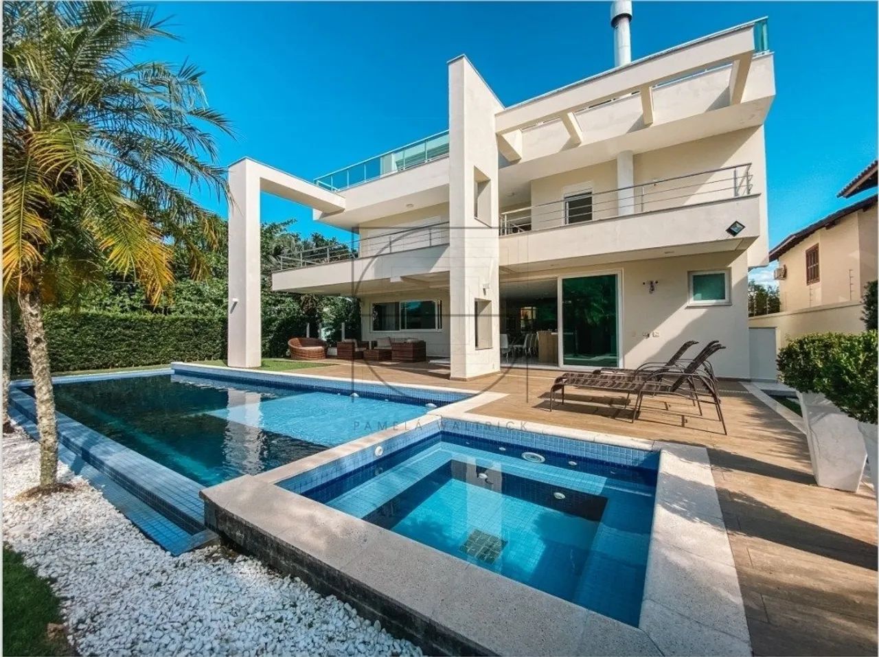 Luxuosa Casa à Venda em Jurerê Internacional - Foto 2