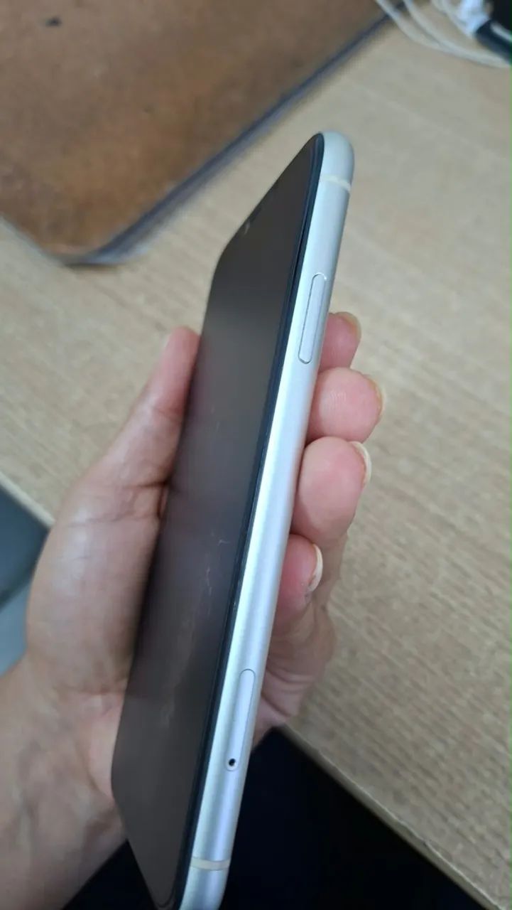 iPhone 11 Branco 64GB - Única Dona. - Foto 2
