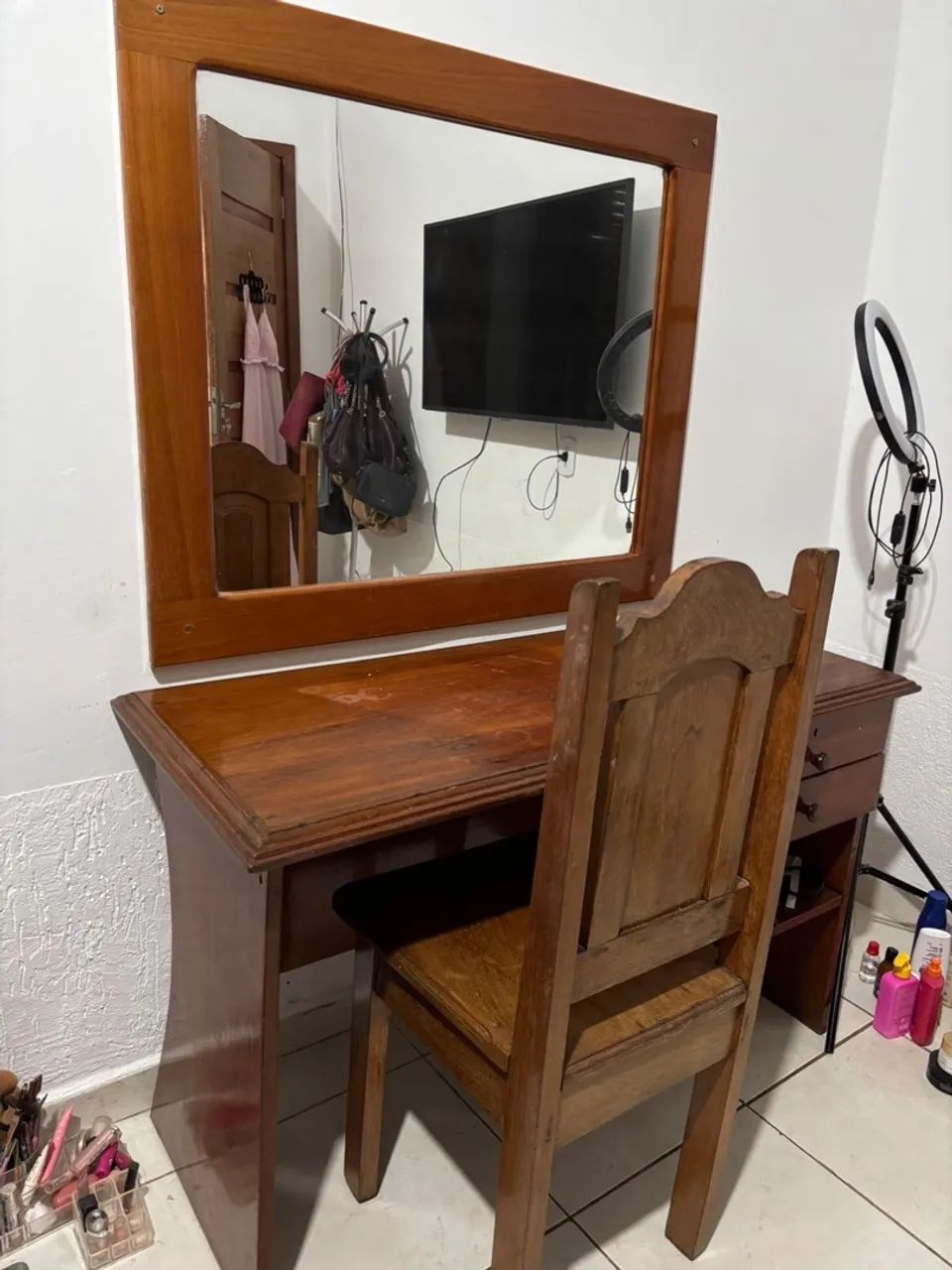 Vende-se Penteadeira de madeira - Foto 2