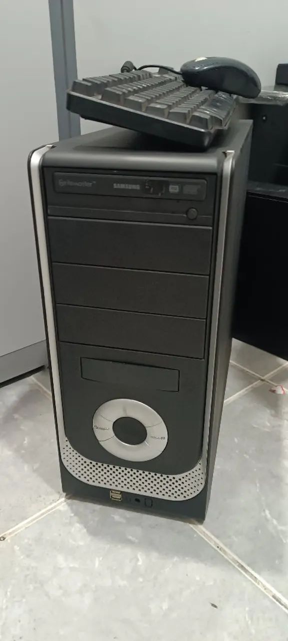Computador HD 1tera placa de vídeo 8gb Windows 10 