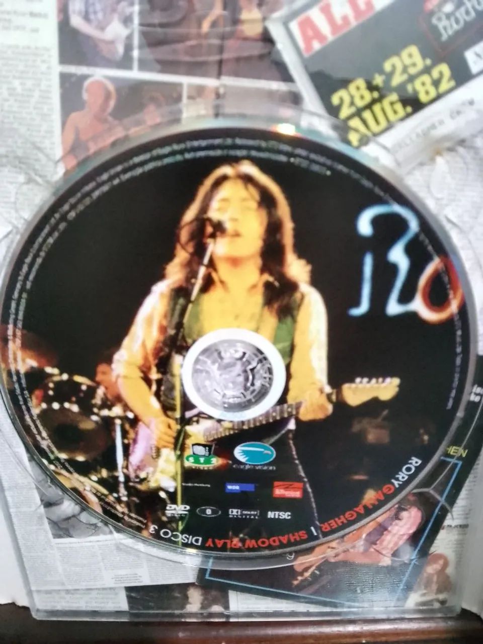 DVDS Rory Gallagher - Shadow Play: 5 Concerts 1976-1990 (Box Triplo com 3 DVDs) - Foto 4