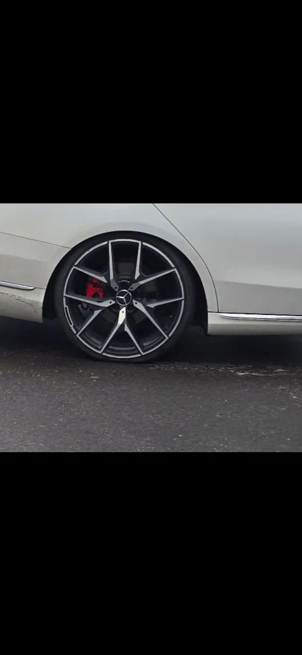 Roda 20 com pneus novos