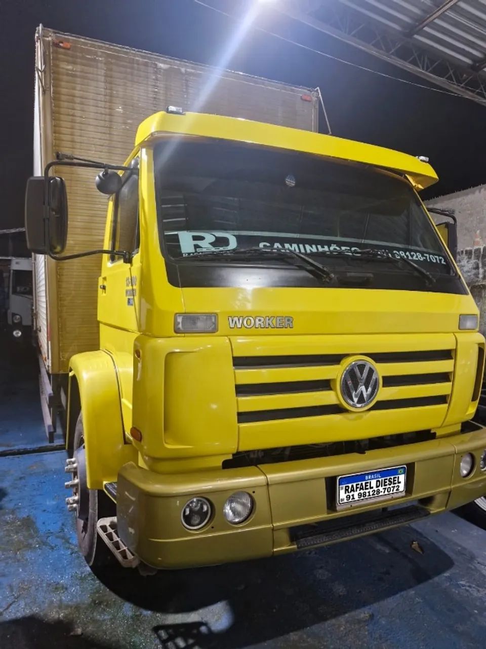 Vw 13-180 6x2 com baú  - Foto 3