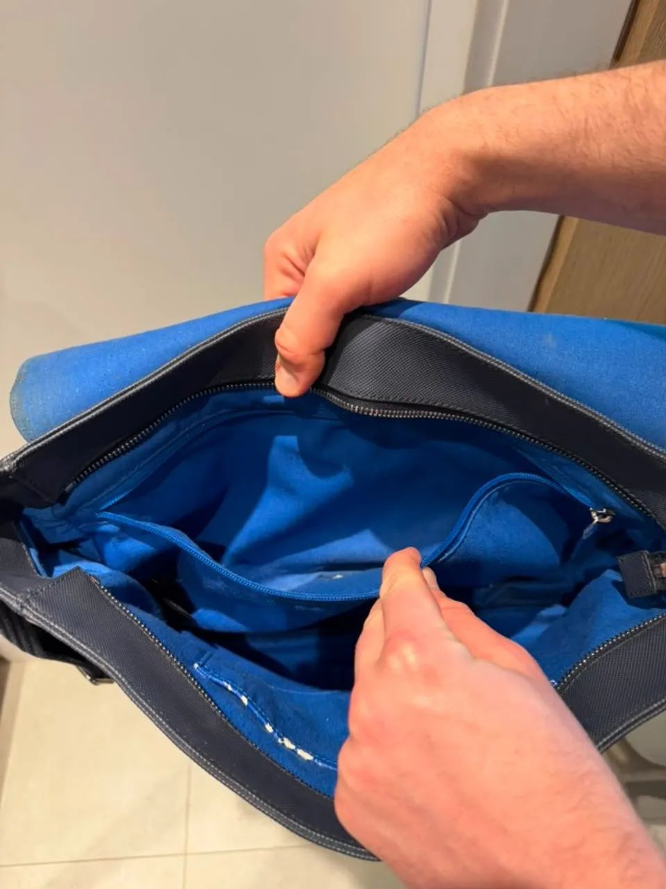 Bolsa Lacoste Original Transversal / Messenger Azul-Marinho - Foto 4