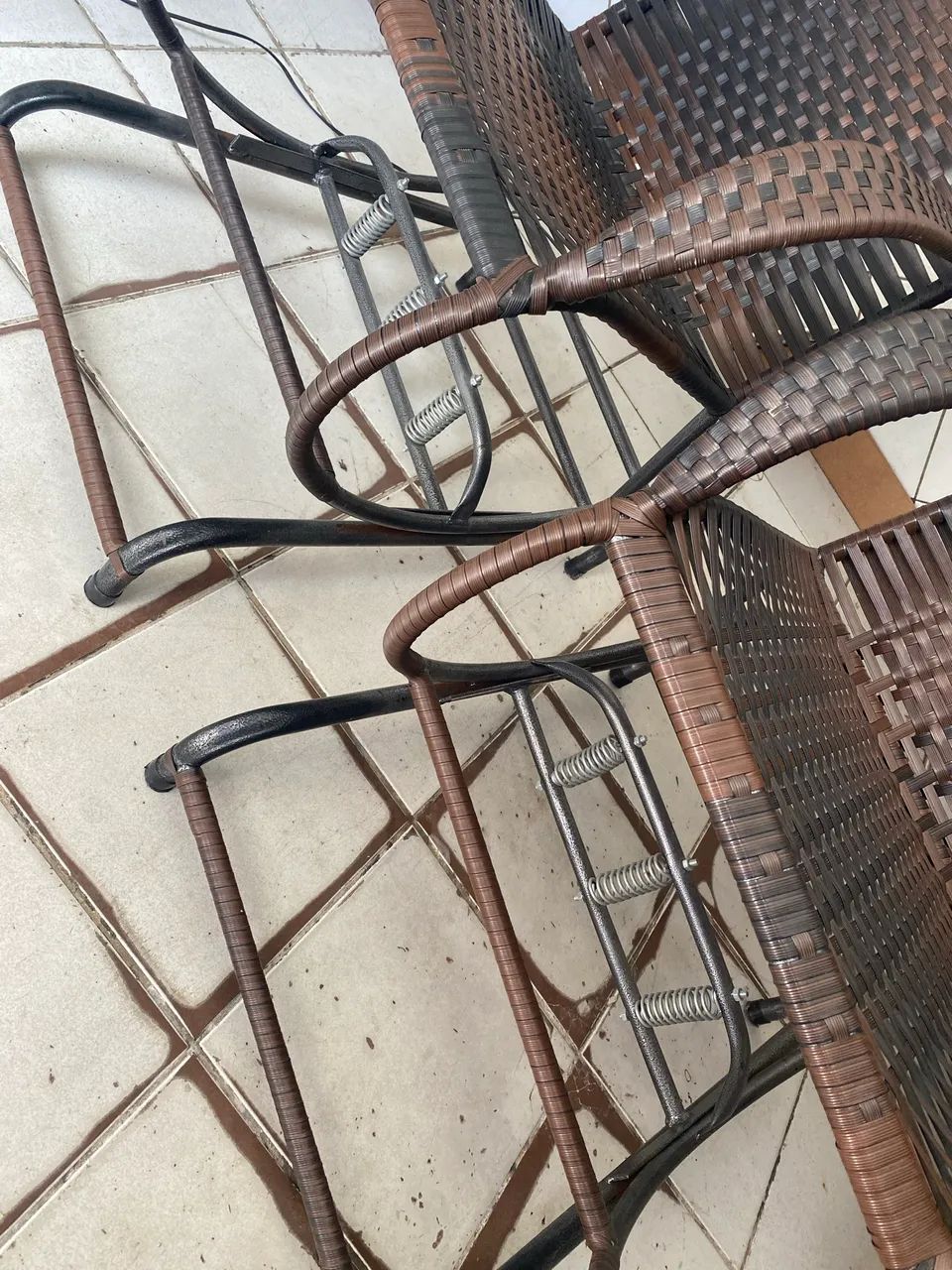 Vendo duas cadeiras de balanço 