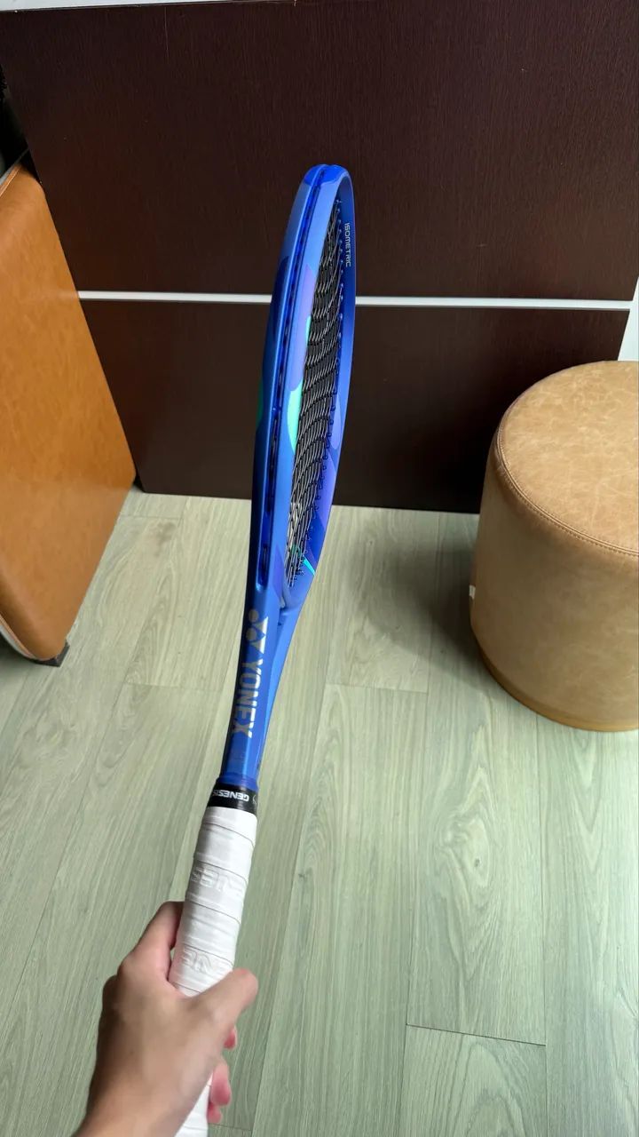 Raquete Yonex Ezone 100 nova 