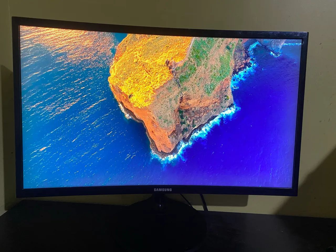 Monitor curvo Samumg 27 polegadas 60hz