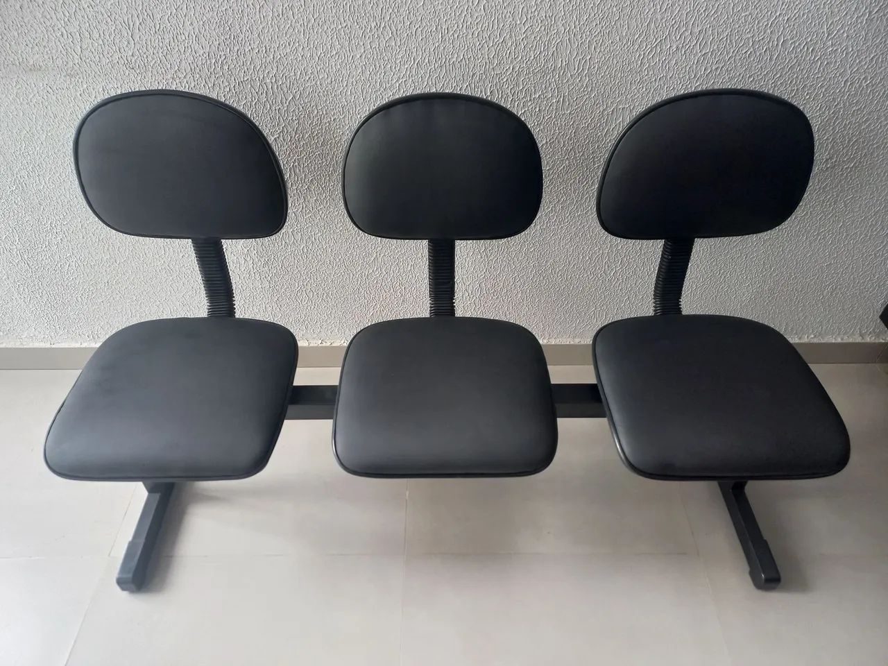 Cadeiras longarina 03 lugares! Marca Giroflex (LEIA A DESCRIÇÃO) - Foto 5
