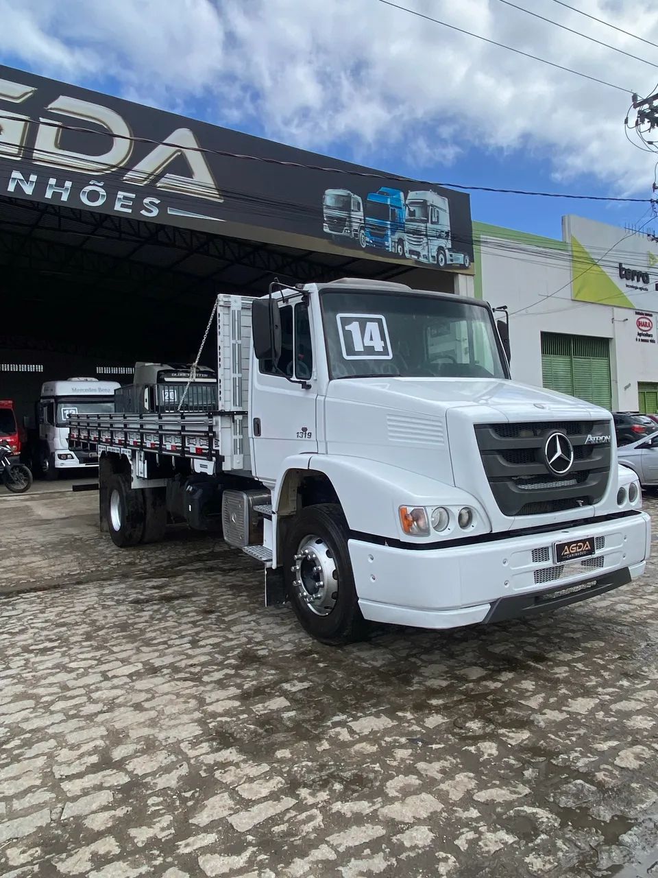 M/Benz 1319 Ano 2014 - Foto 2