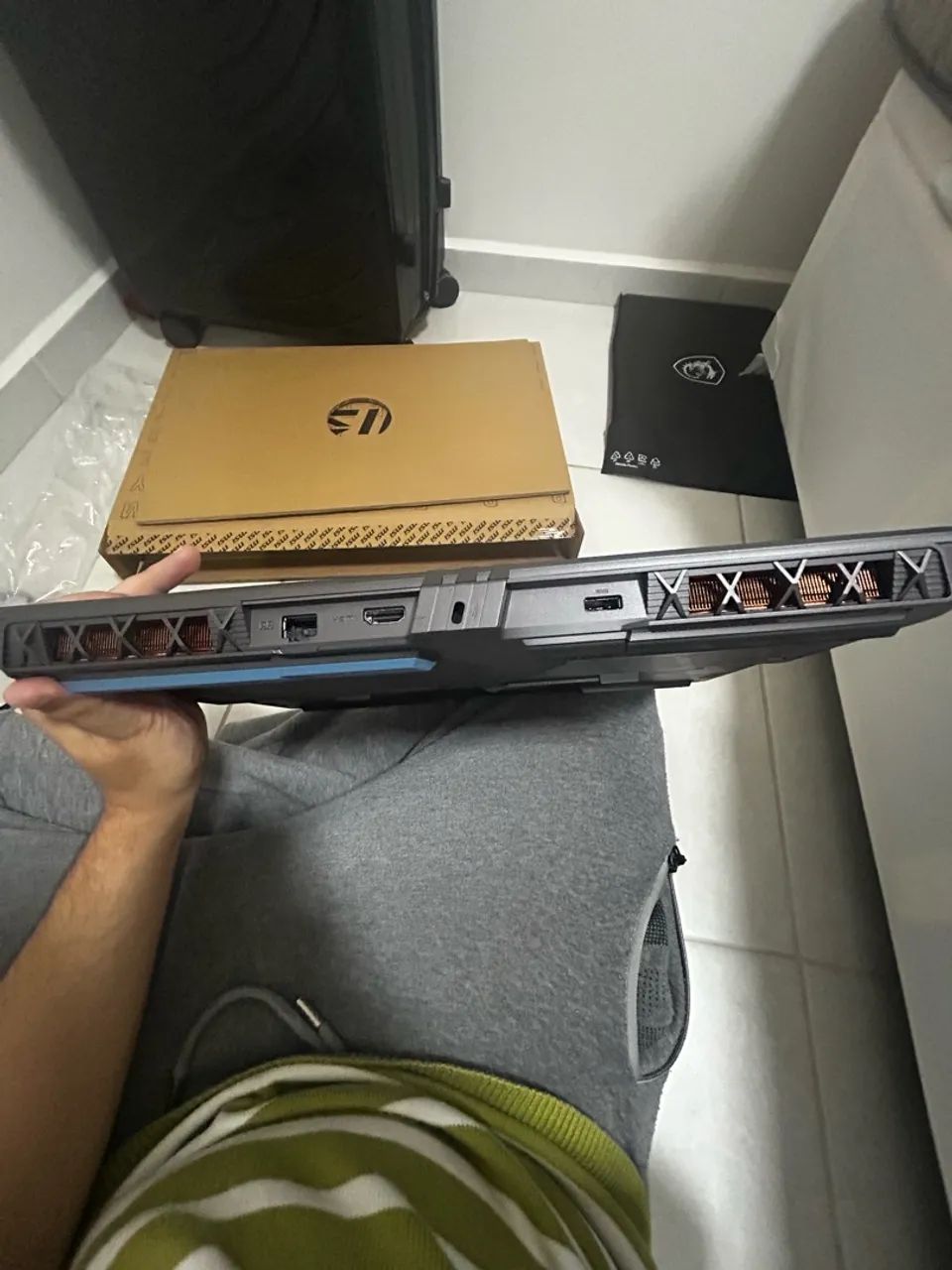 Notebook RTX 5080 MSI Vector - na caixa - Foto 3