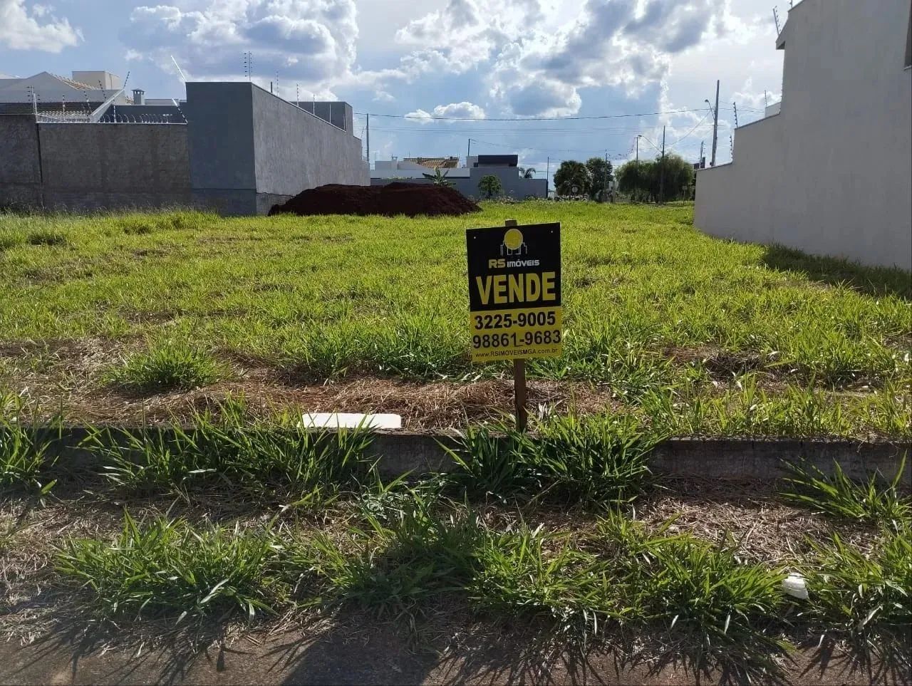 Terreno a venda no bairro Jardim Oriental