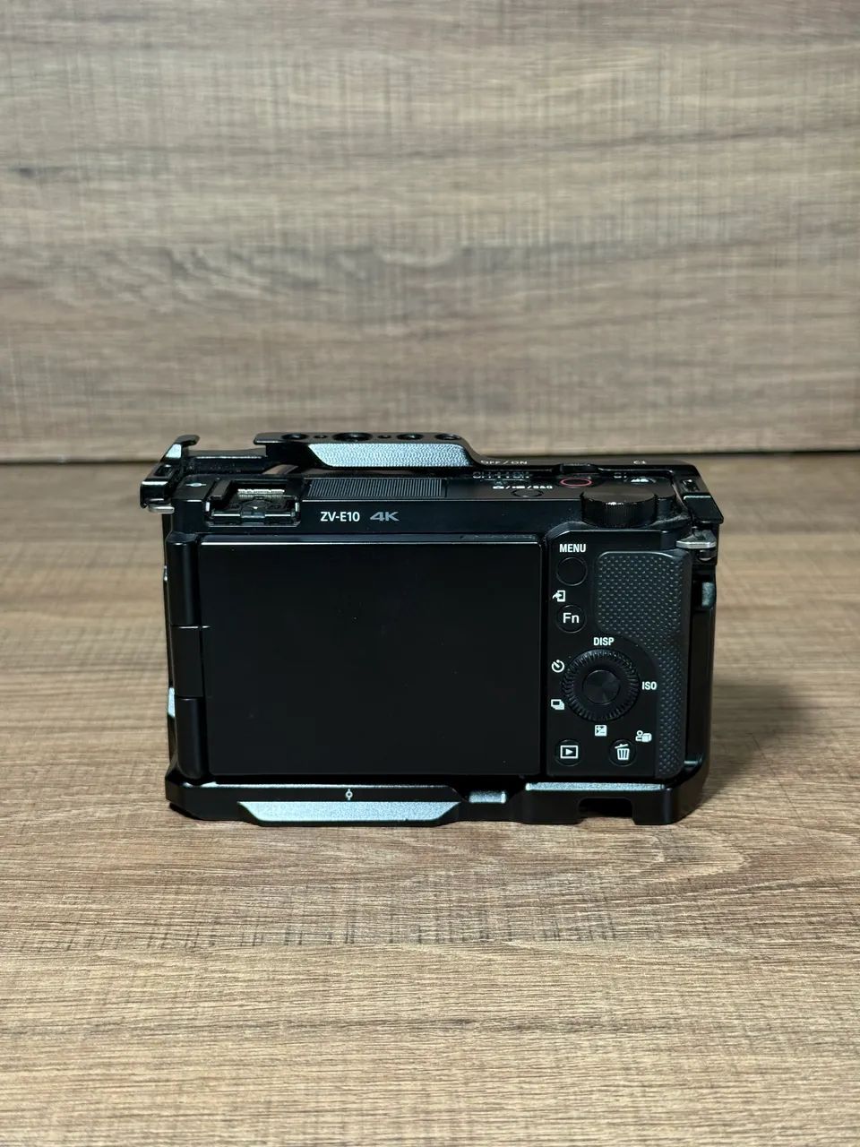 CÂMERA SONY ZVE10 + LENTE KIT 16-50mm - VENDER HOJE  - Foto 2