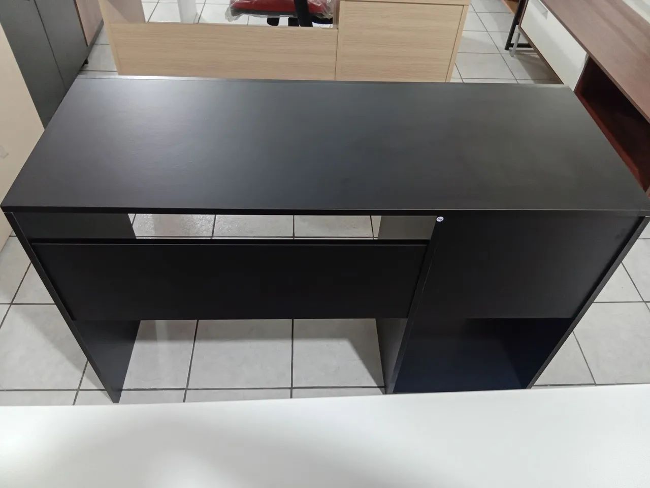 Escrivaninha com 2 gavetas em Belém  - Foto 3