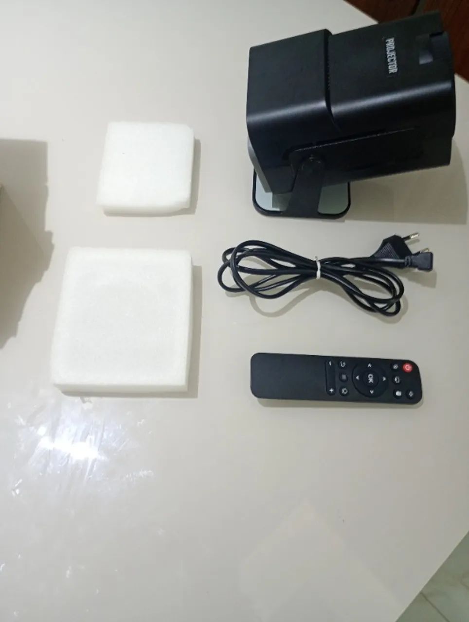 Projetor Hy320 1080p Android Wifi6/bluetooth - Foto 3