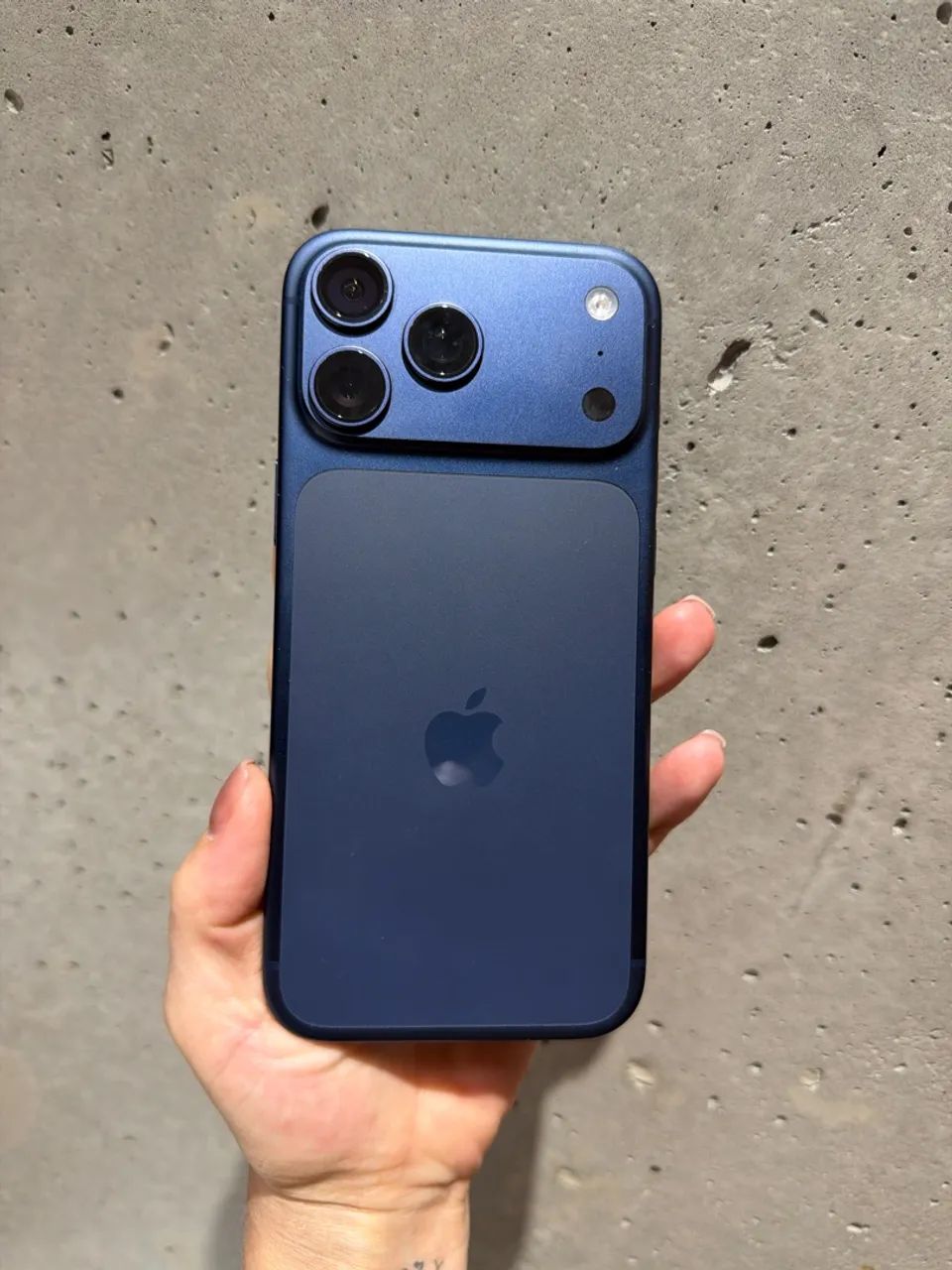 iPhone 17 pro max 256 azul  - Foto 2