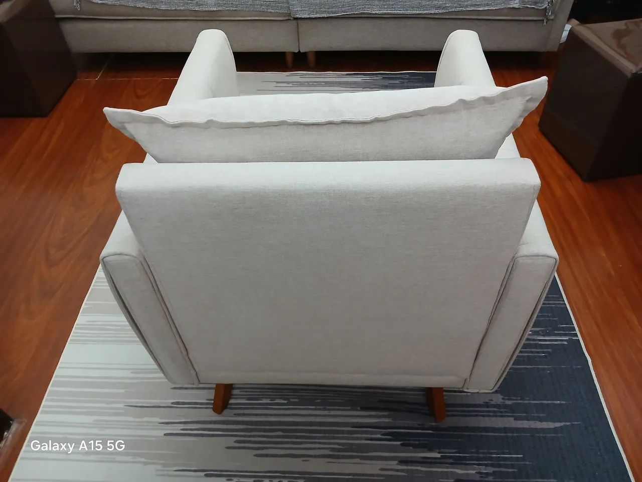 Poltrona em linho impermeabilizada - Foto 4