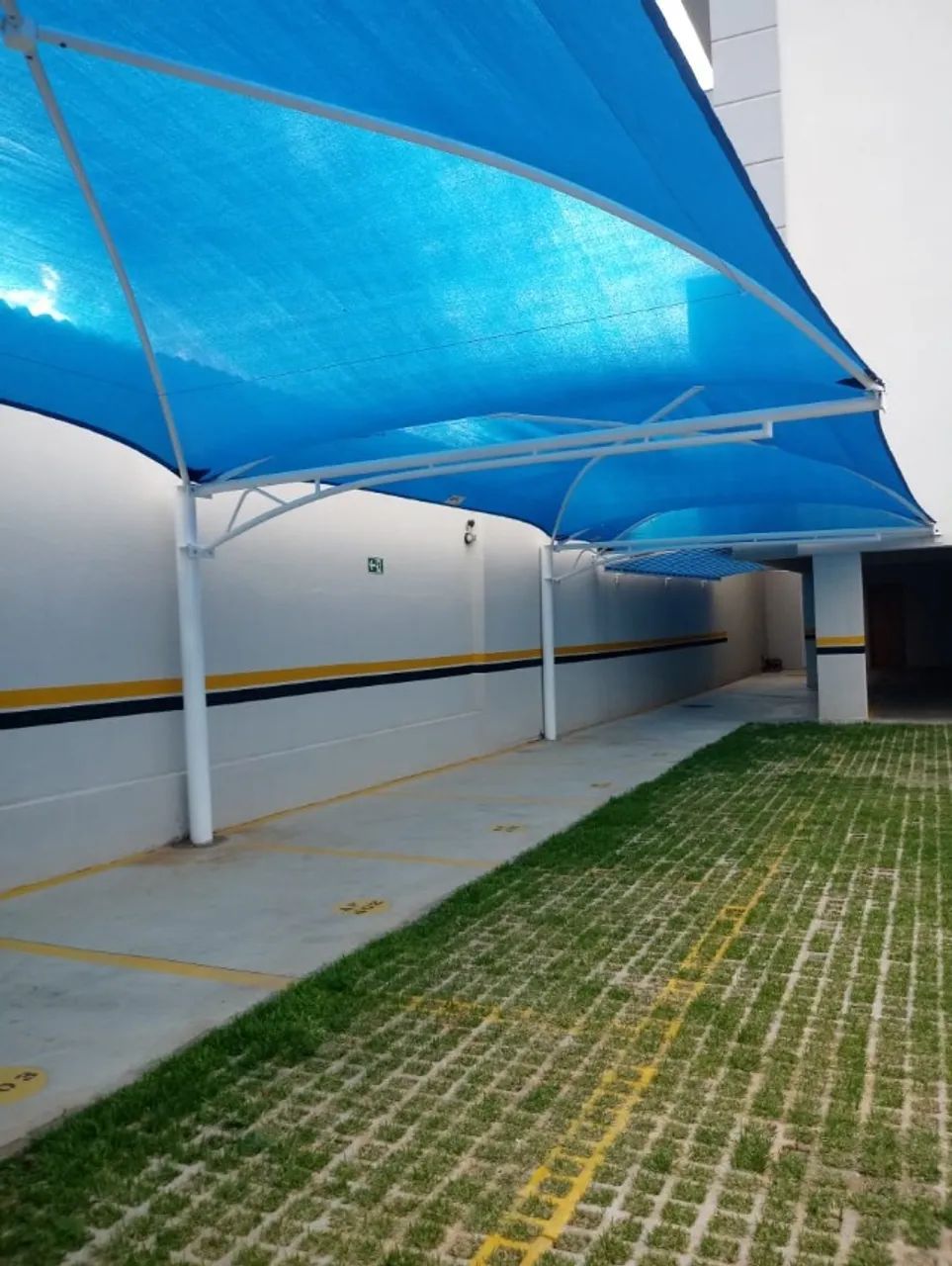 Apartamento térreo com área externa