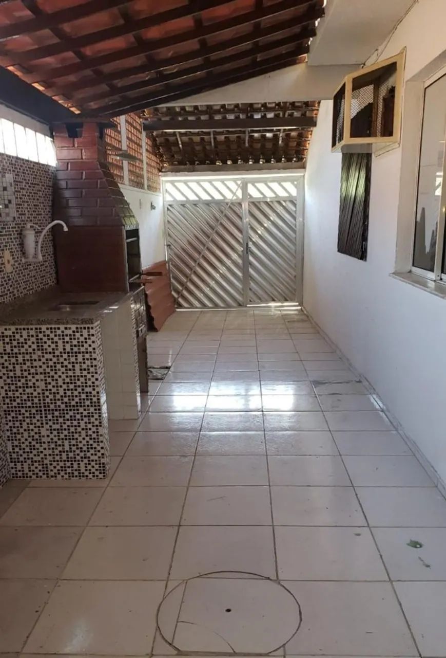 Casa 2 quartos, garagem e churrasqueira