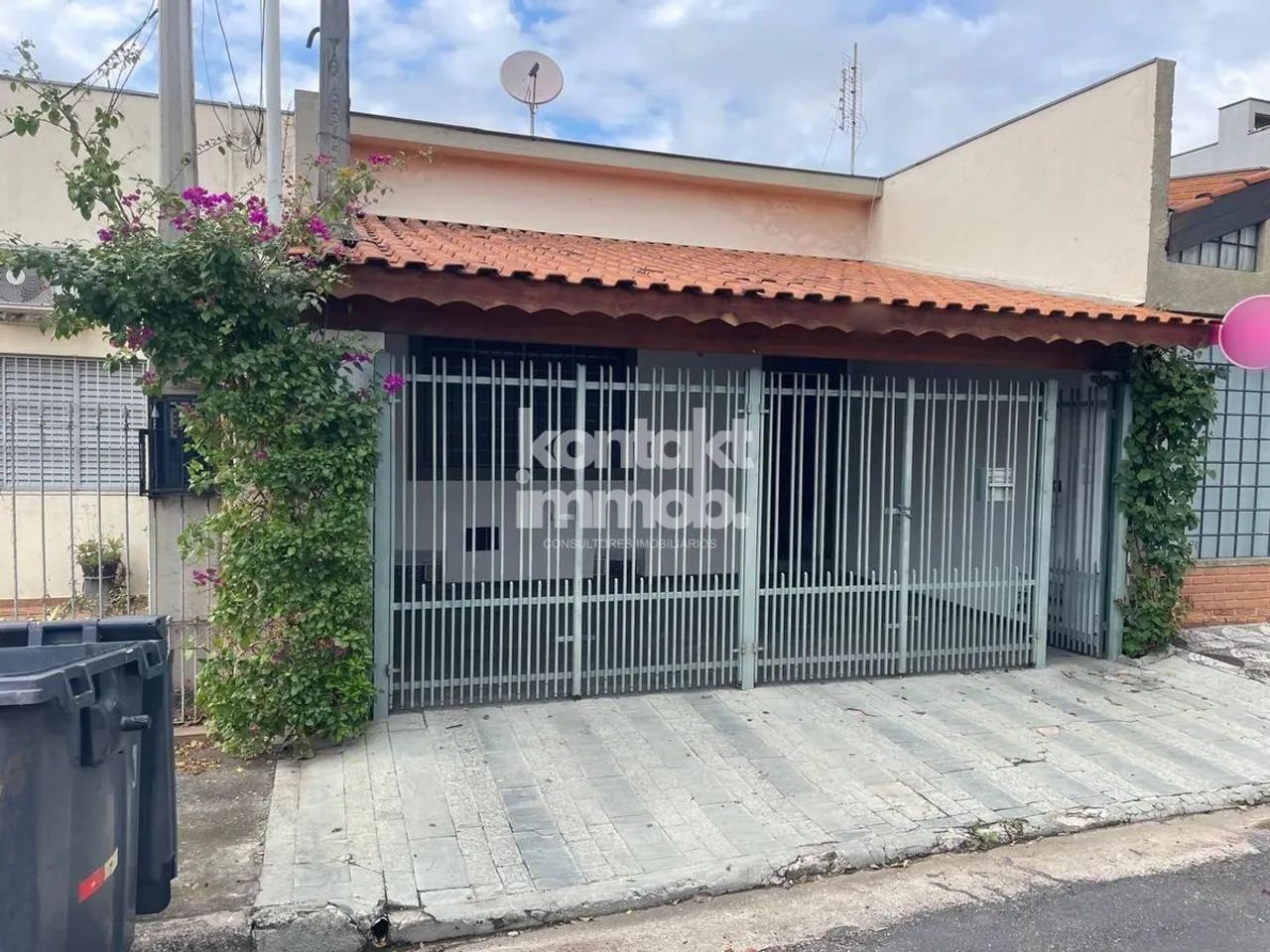 Casa - Assobradada com 2 quartos, Vila Leão - Sorocaba