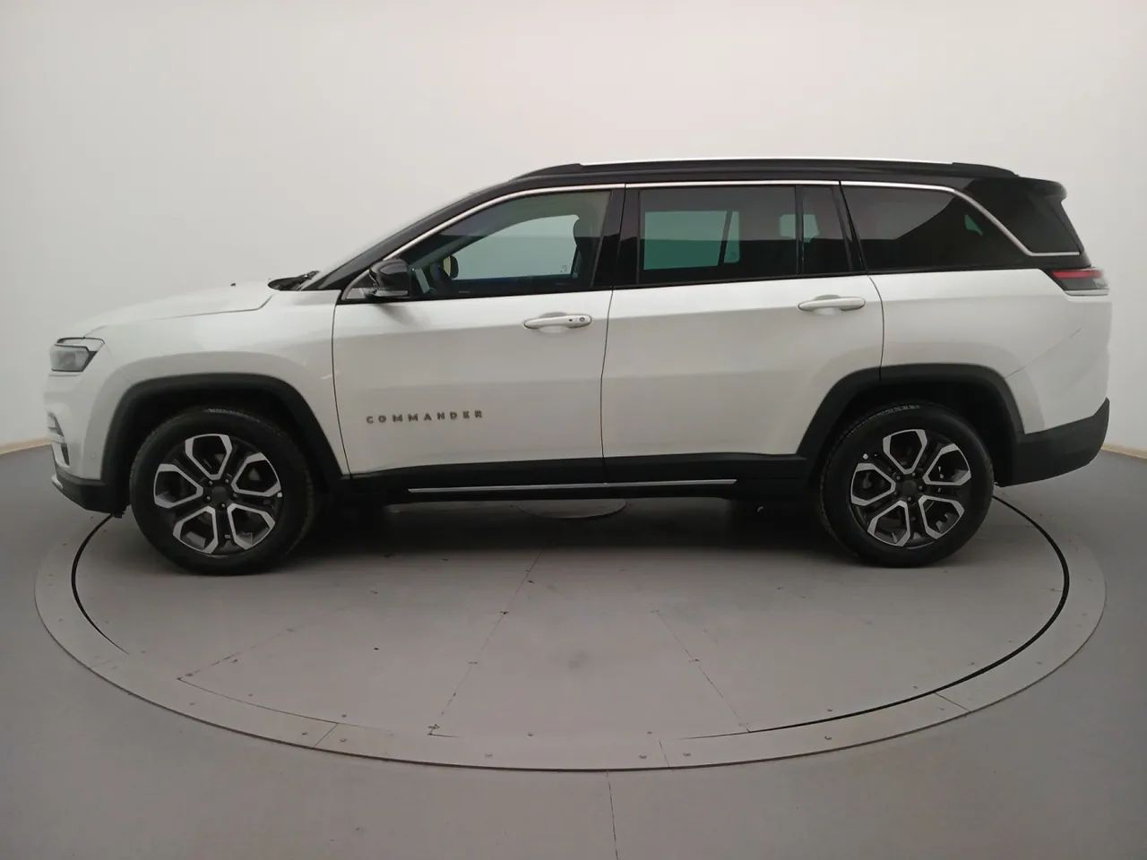Jeep Commander Limited T270 1.3 TB Flex Aut., foto 2 de 18