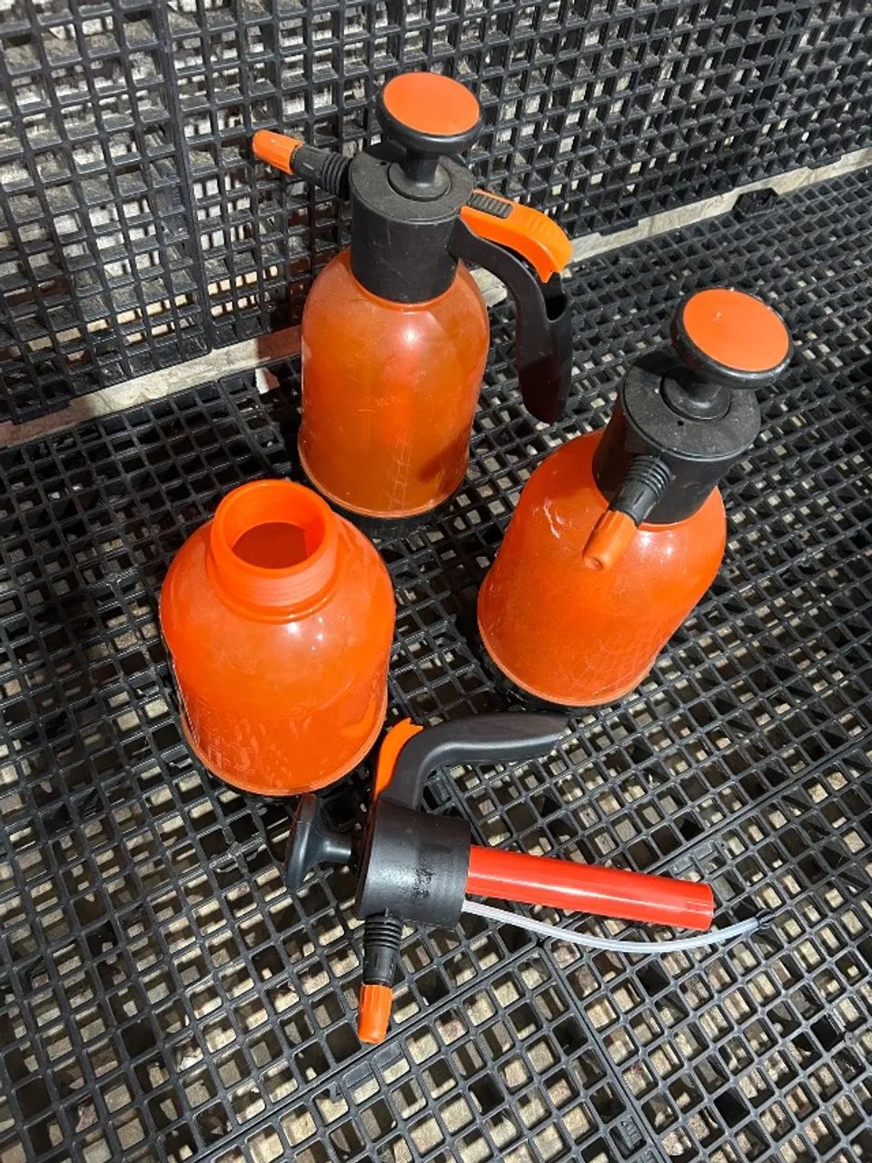 Pulverizador manual pague 1 leve 3 $200