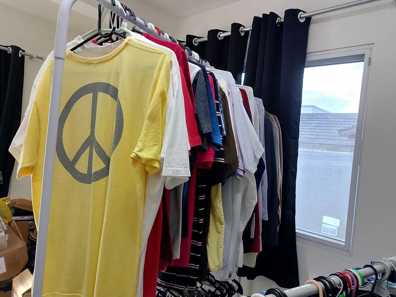 Roupas femininas e masculina 