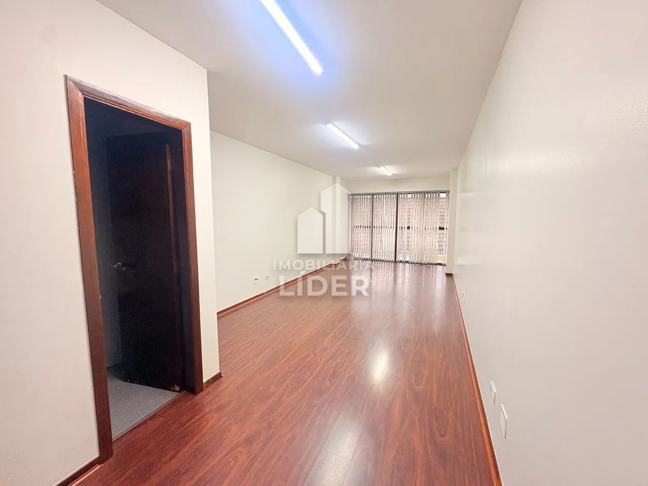 Excelente Sala Comercial no Uberaba  Condomínio Salgado Filho (C/ Estacionamento) - Foto 5