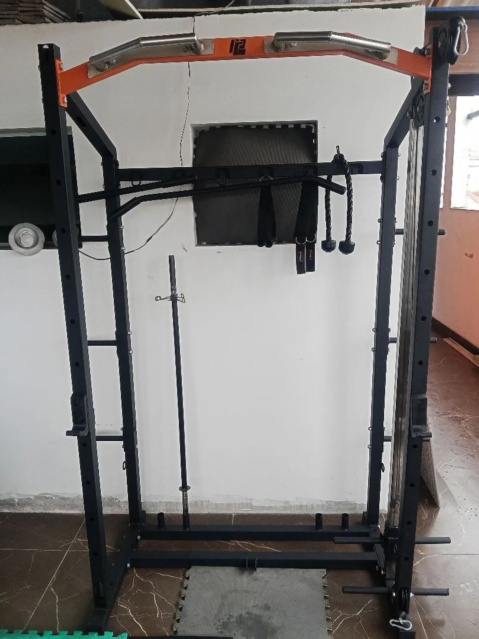 Rack multifuncional para exercícios, academia em sua casa.