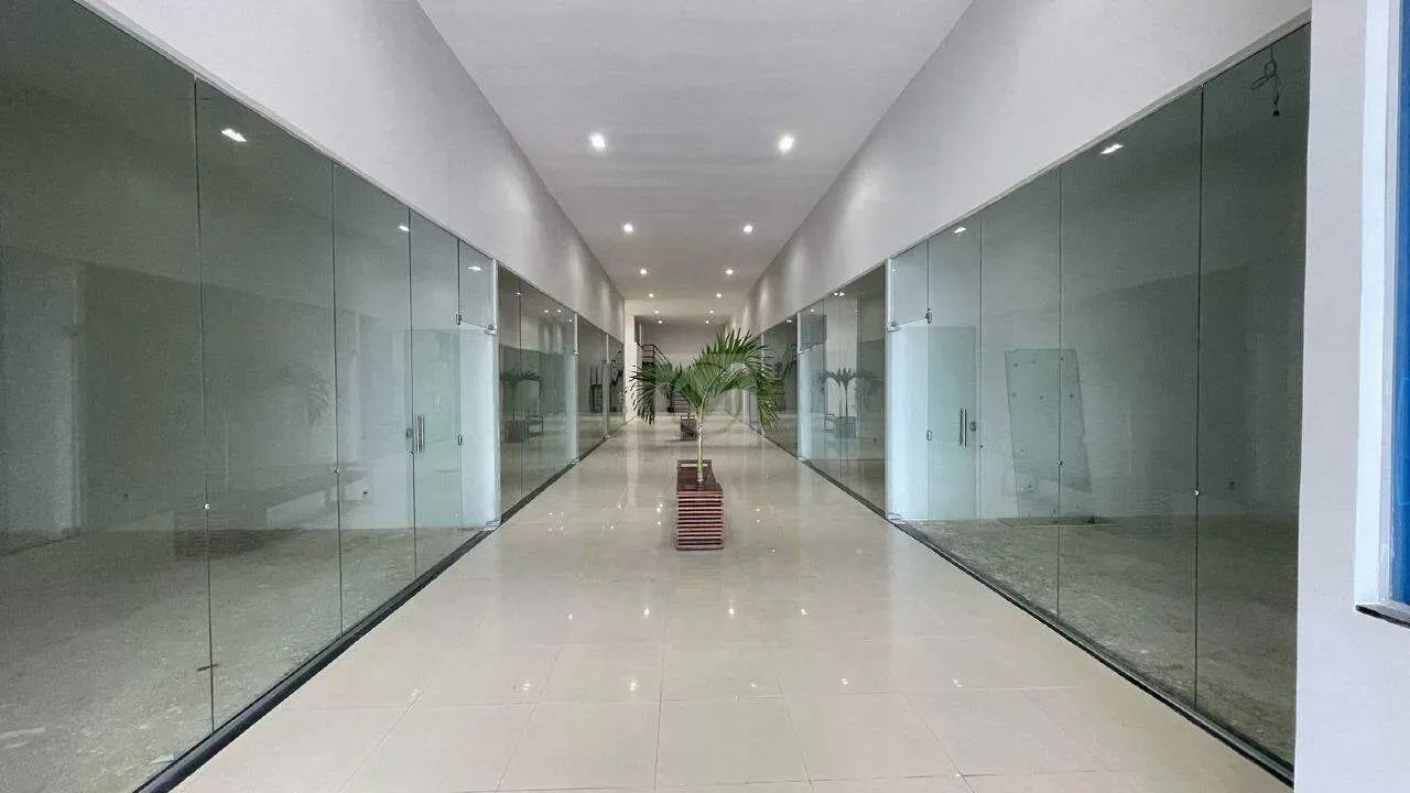 Loja para locação na Av Tancredo Neves - Foto 5