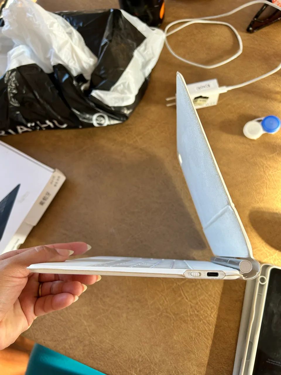 CAPA MAGNÉTICA COM TECLADO  - Foto 4